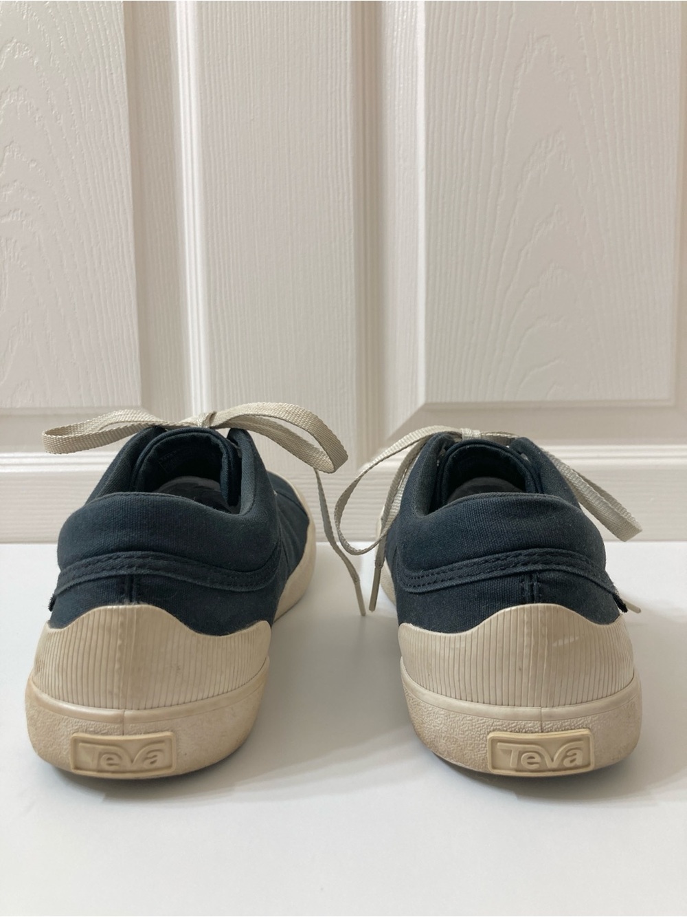 Teva Women’s Navy Blue Canvas Lace Up Freewheel Sneakers 11 Casual Preppy Sporty - Picture 7 of 8